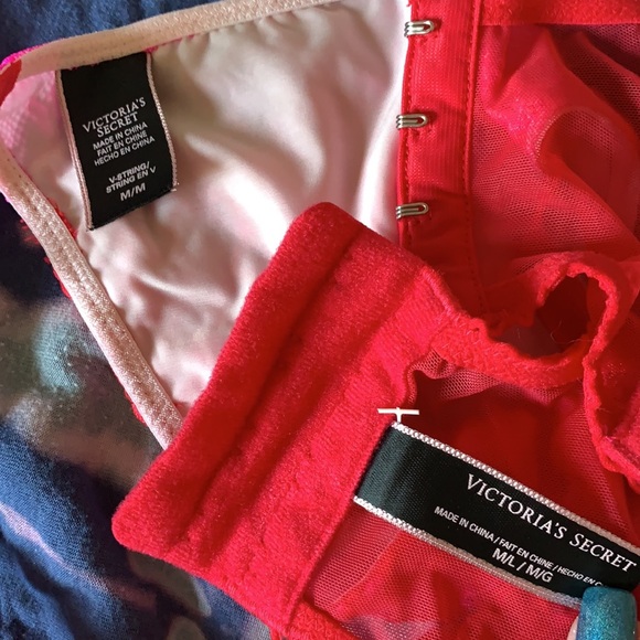 Victoria secret bra panty and garter belt set - Picture 6 of 6